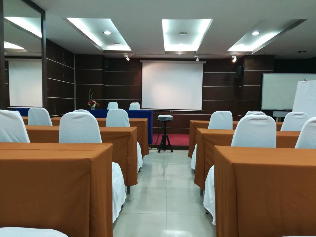 The Residence Prachinburi 304 Dış mekan fotoğraf